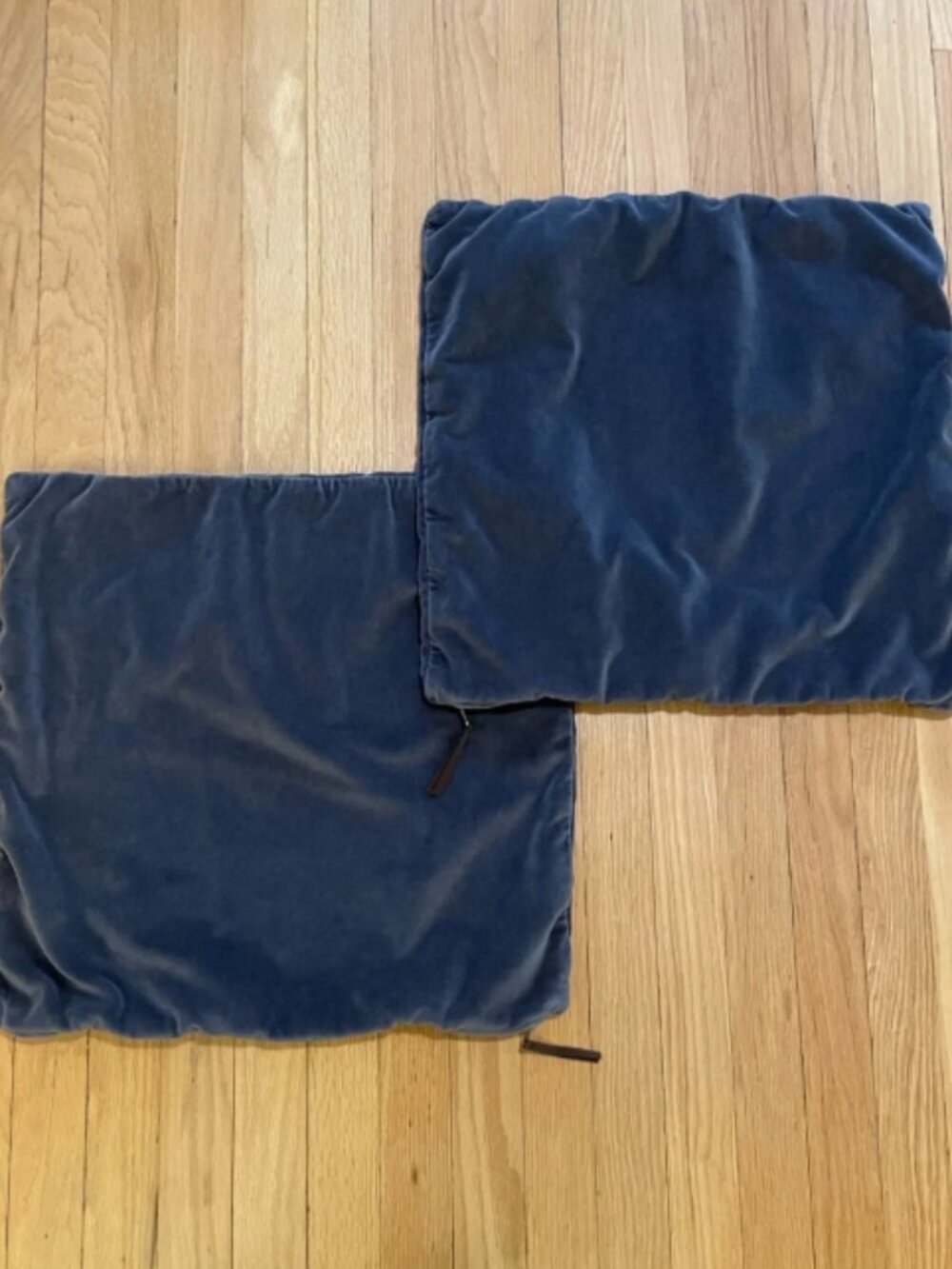 POTTERY BARN Everywhere Velvet navy blue pillow cover, 20 x 20, LN